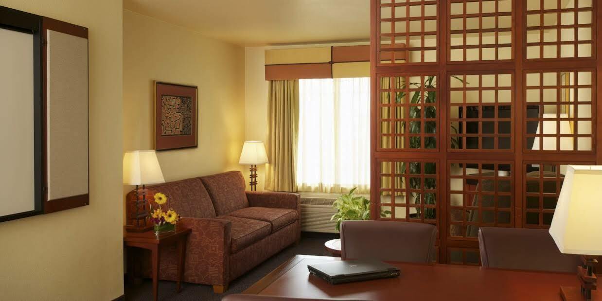 Larkspur Landing Extended Stay Suites Bellevue Bagian luar foto